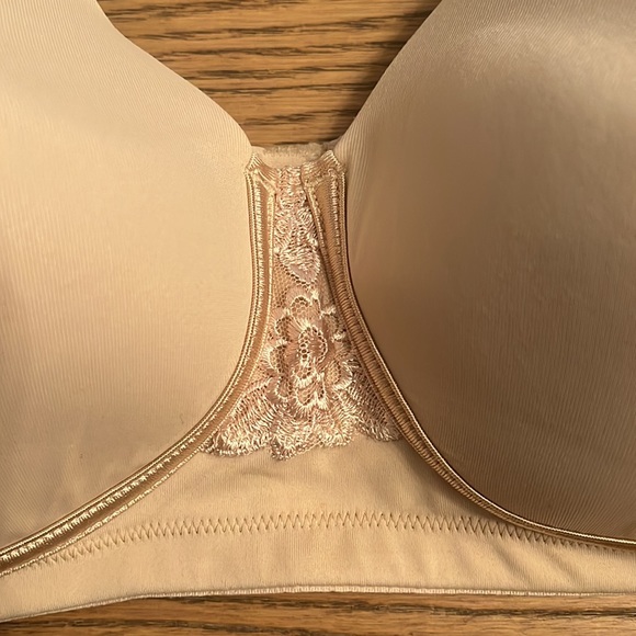 Vanity fair  nude bra  size 44B - Picture 3 of 7